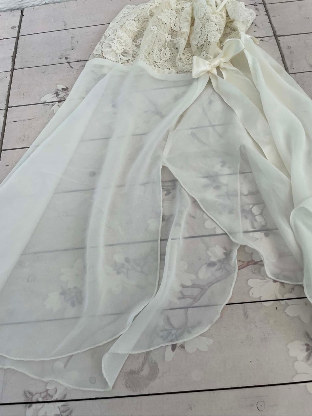 Victoria's Secret Ivory Lace & Chiffon Babydoll Chemise - Picture 7 of 9